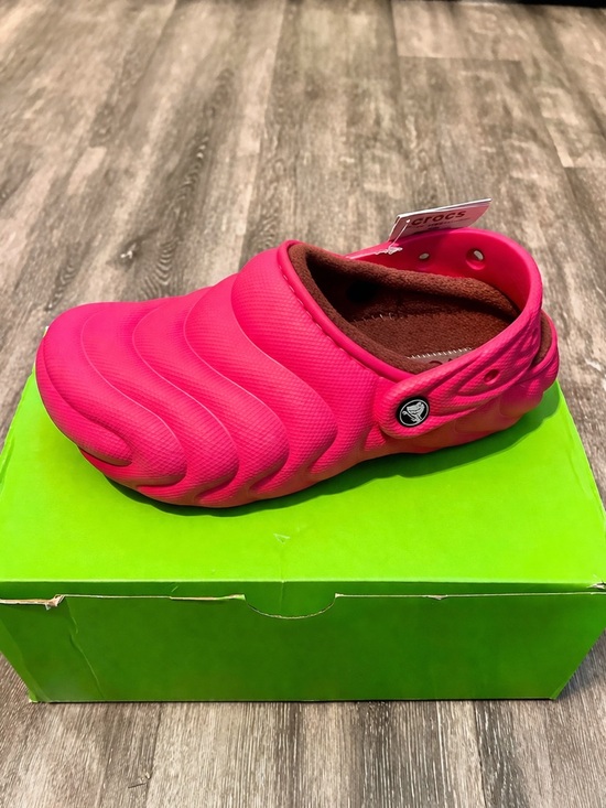CROCS Shoes - Crocs Classic Lined Overpuff Clog Dragon Fruit Pink Fleece Lined M5 W7 NWT